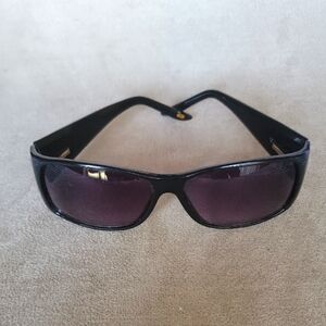 Fossil Black Rectangular Sunglasses with Dark Lenses